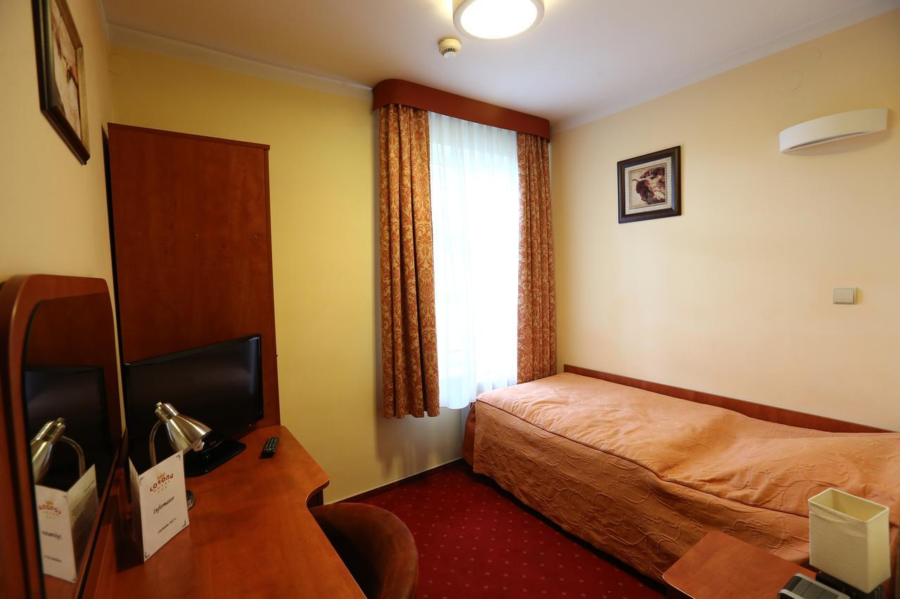 Hotel Korona Ciechanów Quarto foto
